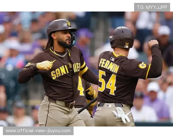 MLB外场天才防守化解了对手多次进攻