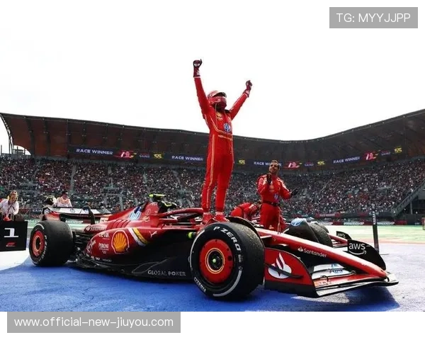 塞恩斯训练中展现极强耐力