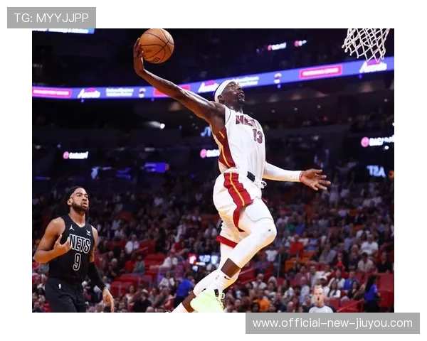 巴特勒造对抗并打成高难度一球，热火坚持追赶